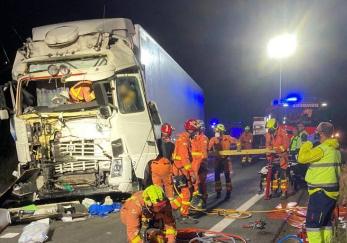 Accidente entre dos camiones esta madrugada en la A-35.