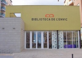 Una biblioteca de Oliva.