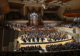 El Palau de la Música ha reabierto sus puertas este jueves con un multitudinario concierto.