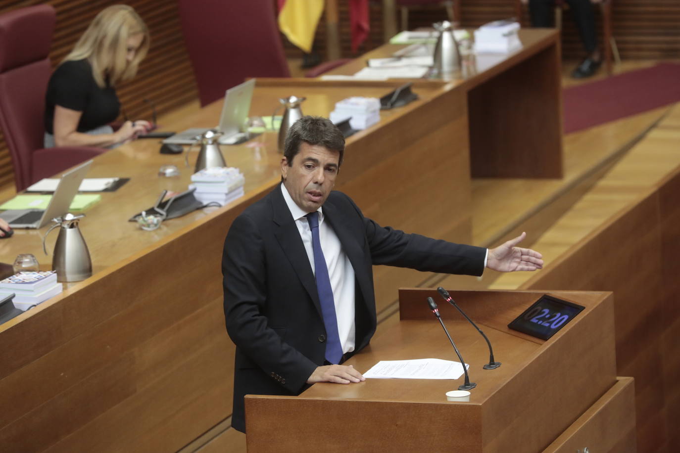 Así ha sido la primera sesión de control a la que se ha enfrentado Carlos Mazón