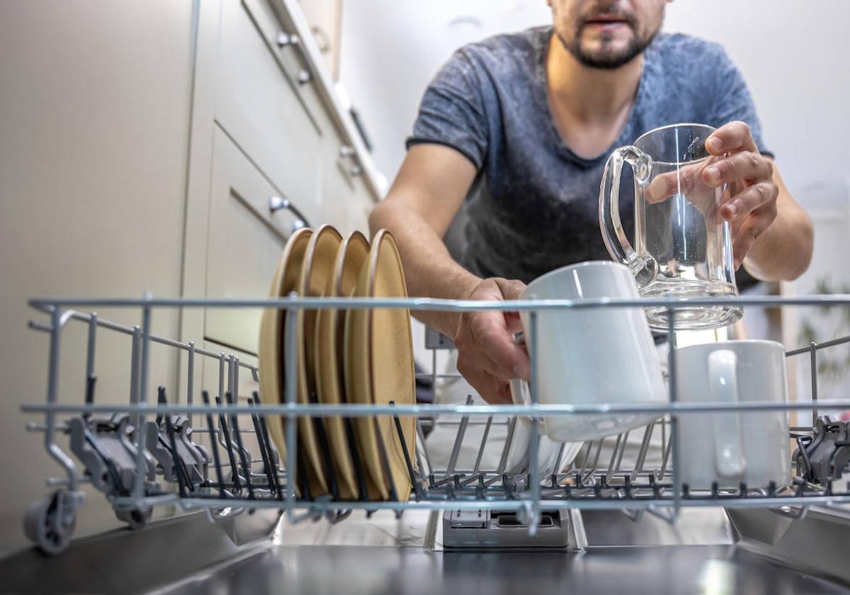 El precio de la luz rompe este sábado una barrera psicológica: las horas más baratas para poner los electrodomésticos