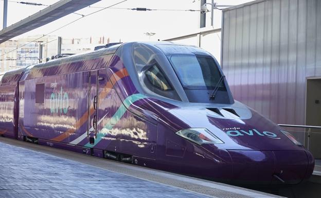 Renfe aumenta la oferta de AVE, Avlo, Euromed e Intercity en la Comunitat por el 9 d'Octubre