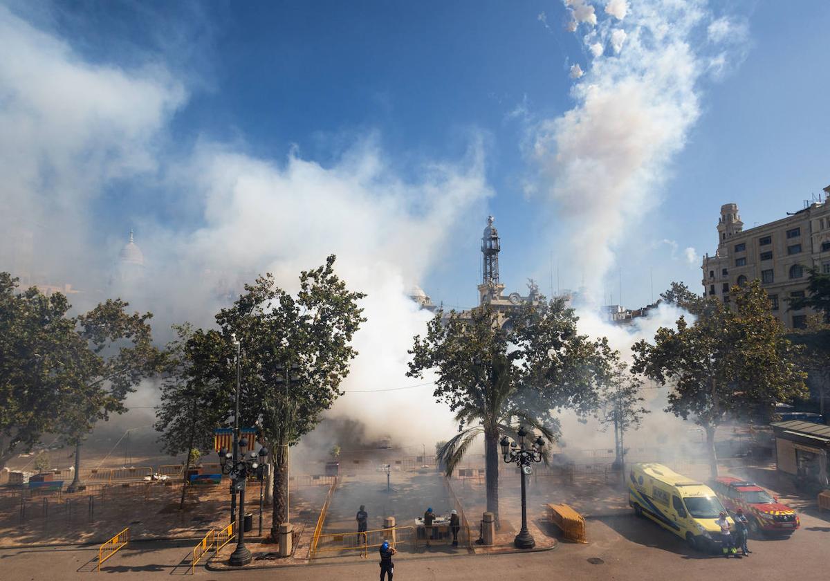 Valencia vibra con una nueva mascletà a las puertas del 9 d&#039;Octubre