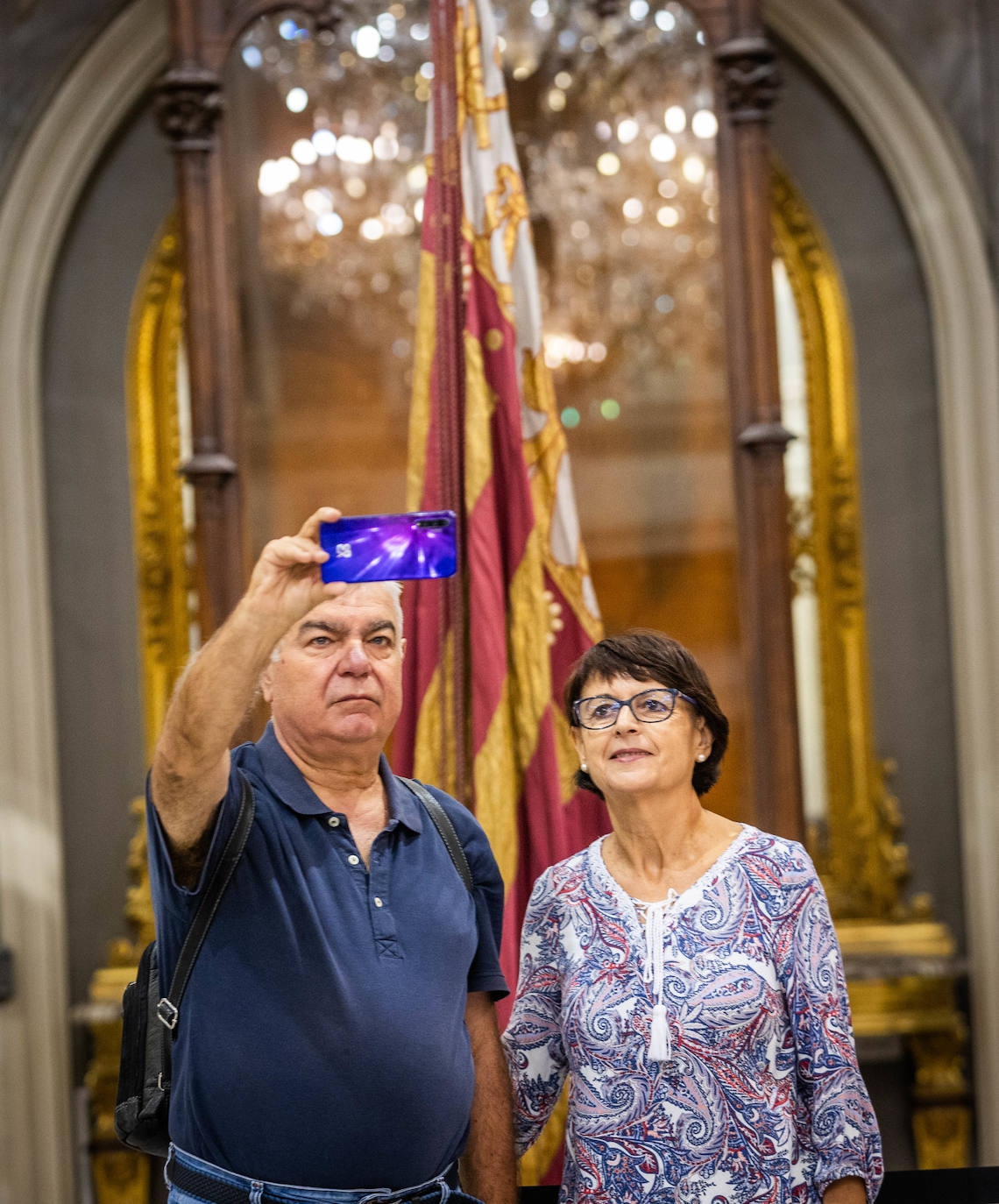 Valencia ya disfruta de la Real Senyera en la víspera del 9 d&#039;Octubre