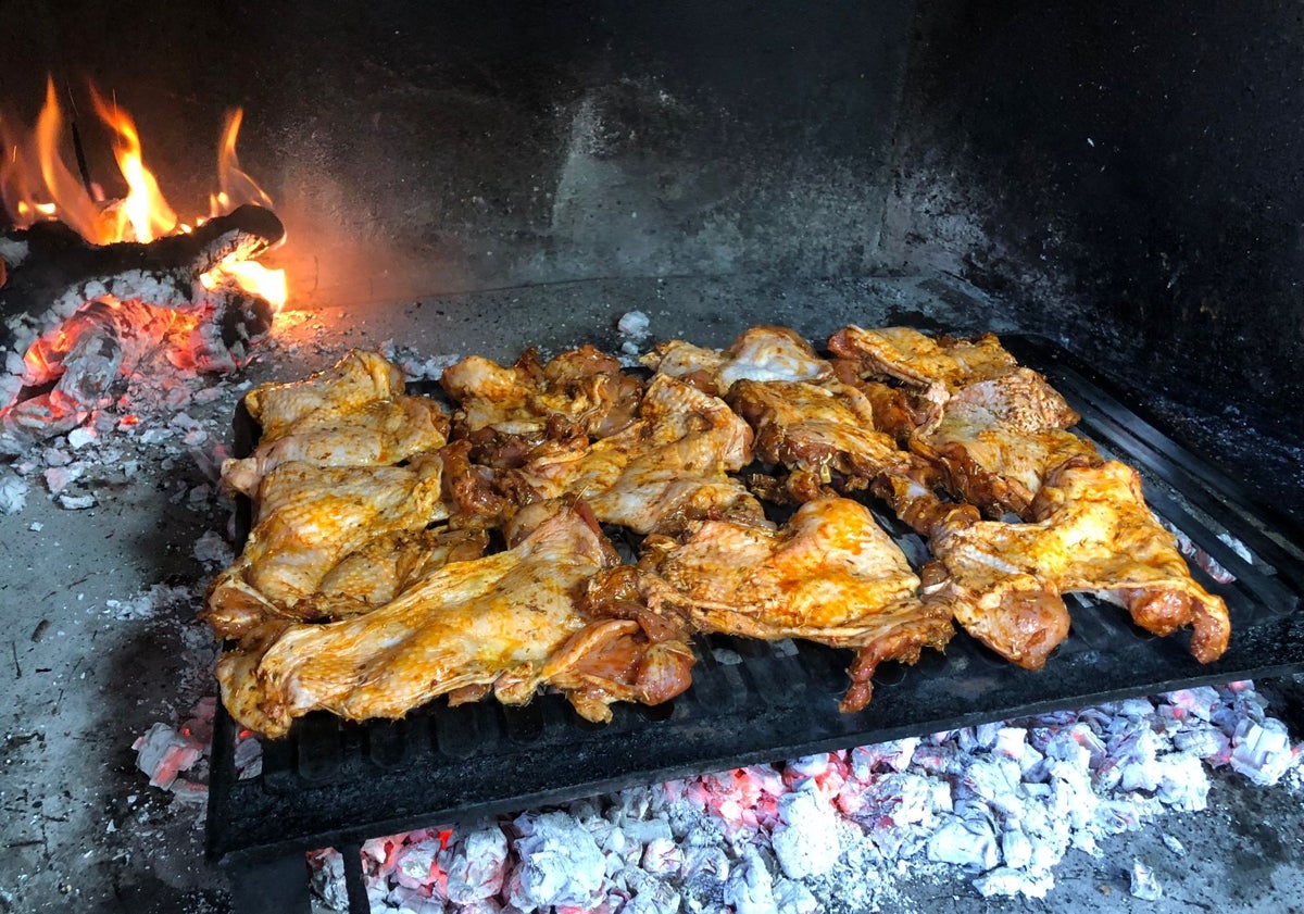 Imagen principal - Un templo del almuerzo junto a los arcos de L&#039;Alcudia