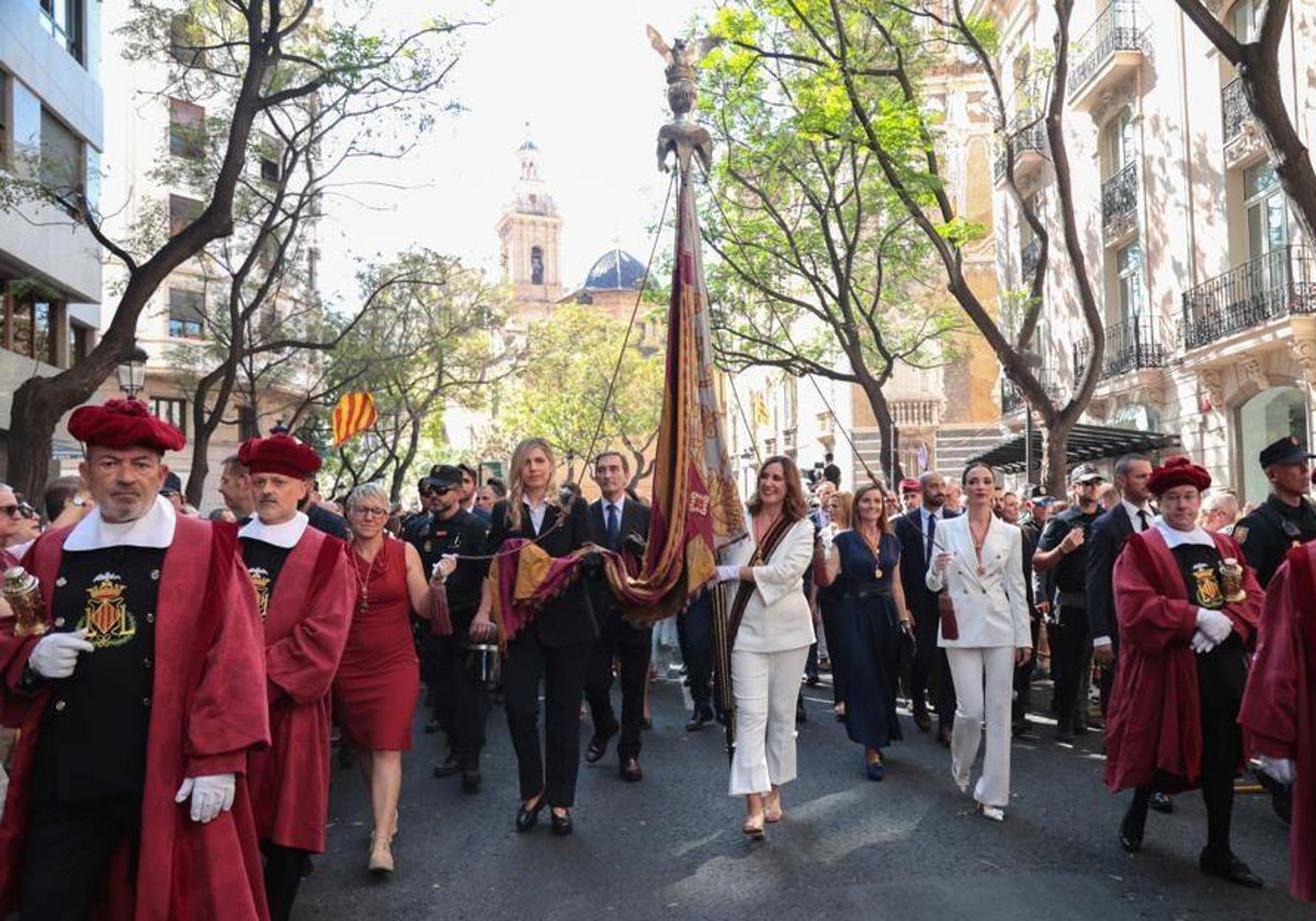 La alcaldesa María José Catalá, durante la procesión cívica.