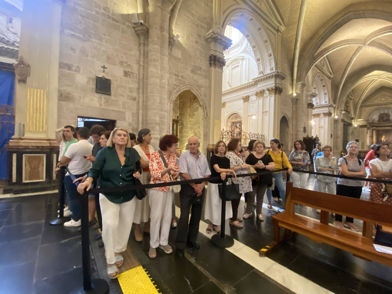 La Senyera regresa a la Catedral de Valencia tras ocho años de ausencia