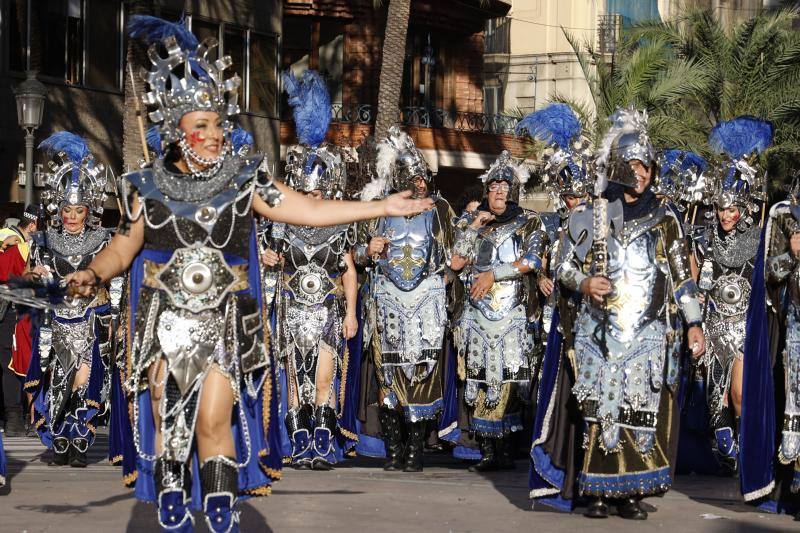 Fiesta en Valencia de los Moros y Cristianos en el 9 d&#039;Octubre