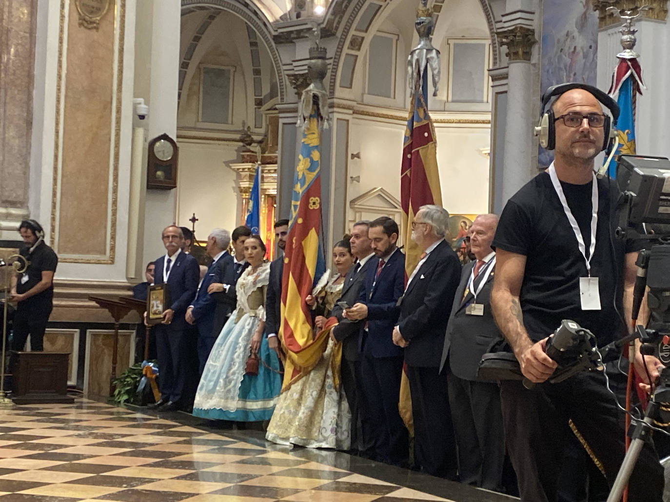 La Senyera regresa a la Catedral de Valencia tras ocho años de ausencia