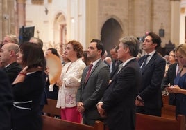 Juan Antonio Sagredo, en el centro de la imagen, este pasado lunes.