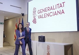 Ruth Merino, con su antecesor en el cargo.