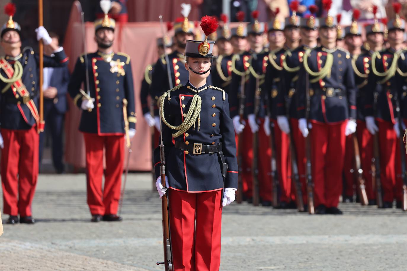 La princesa Leonor en la jura de bandera de la Academia Militar de Zaragoza.