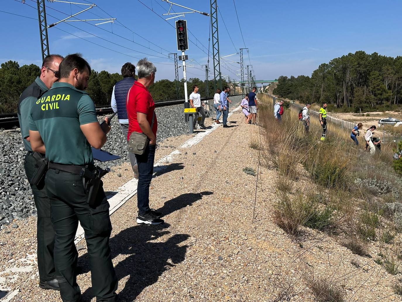 Una avería en la catenaria interrumpe la circulación de la alta velocidad entre Valencia, Alicante y Madrid