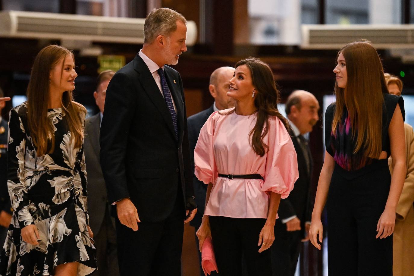 El reencuentro de Leonor y Sofía en el concierto Premios Princesa de Asturias 2023