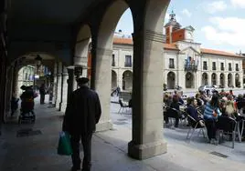 Vistas de la Plaza de España de Avilés, eun una imagen de archivo.
