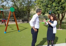 El presidente de la Diputación, Vicente Mompó, y la alcaldesa de Bellús, Susana Navarro.