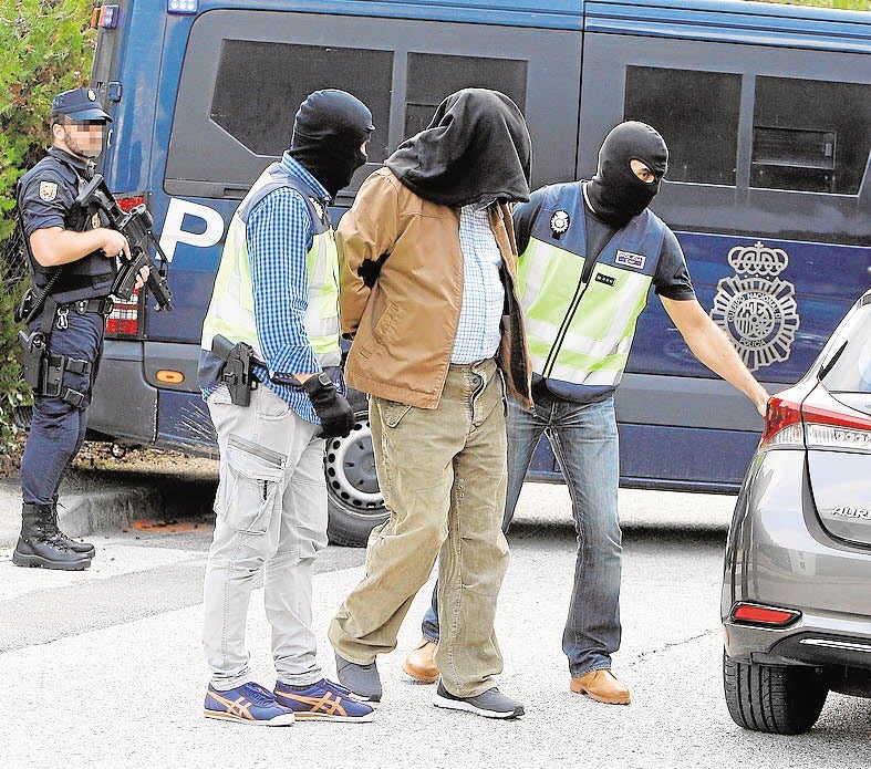 La Policía Nacional arresta a un presunto yihadista durante una operación en Cocentaina.