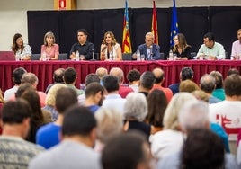 Última asamblea de presidentes de falla, celebrada en Jubiocio, y presidida por la alcaldesa de Valencia, María José Catalá.