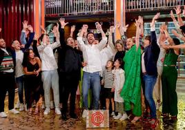 Pepe, Samantha y Jordi celebran junto a Eneko su victoria en 'MasterChef 11'.