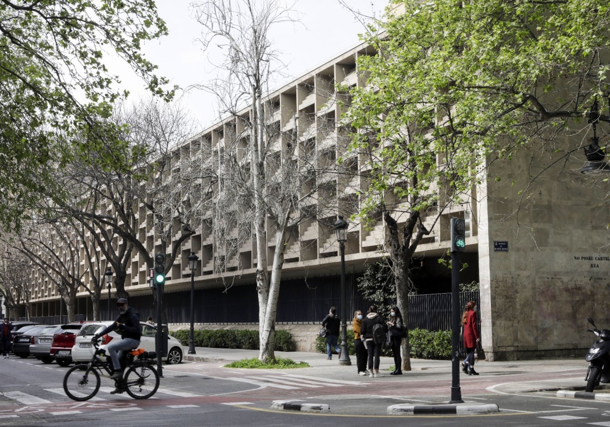 Antigua Facultad de Derecho en Valencia, hoy sede de la Facultad de Filosofía.