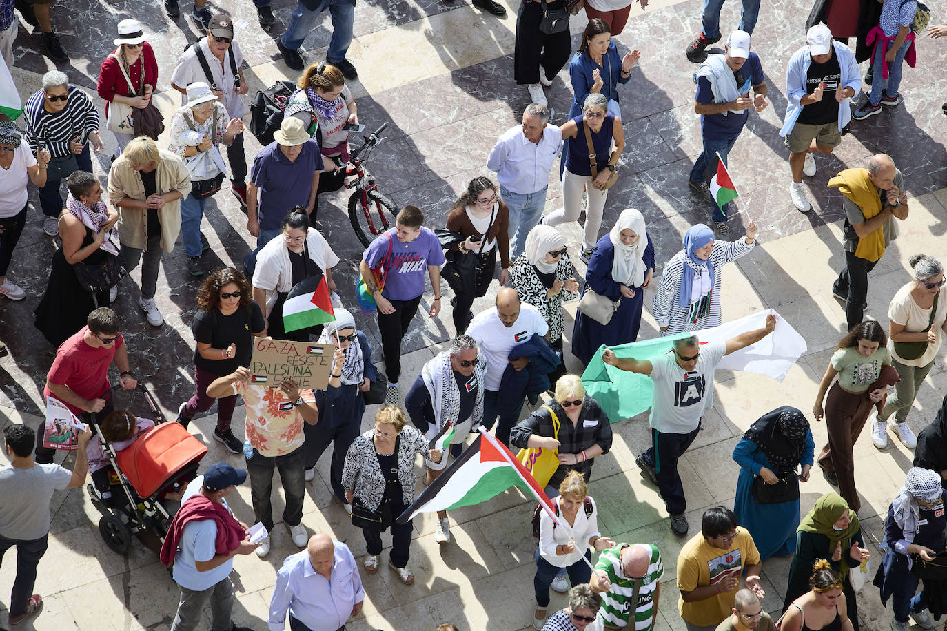 Miles de personas se manifestan en Valencia a favor de Palestina