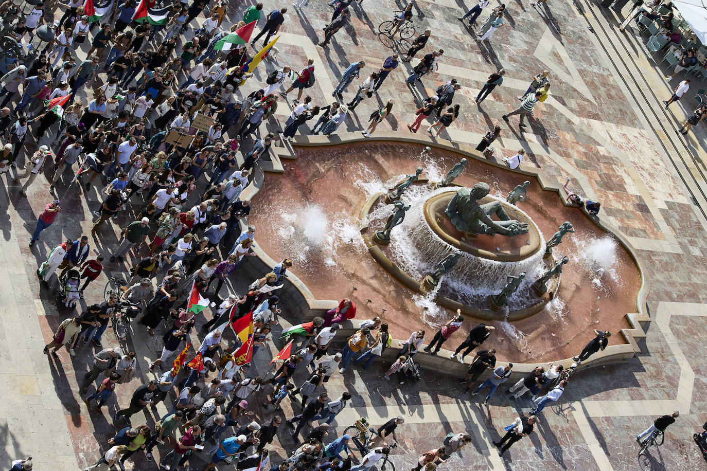 Miles de personas se manifestan en Valencia a favor de Palestina