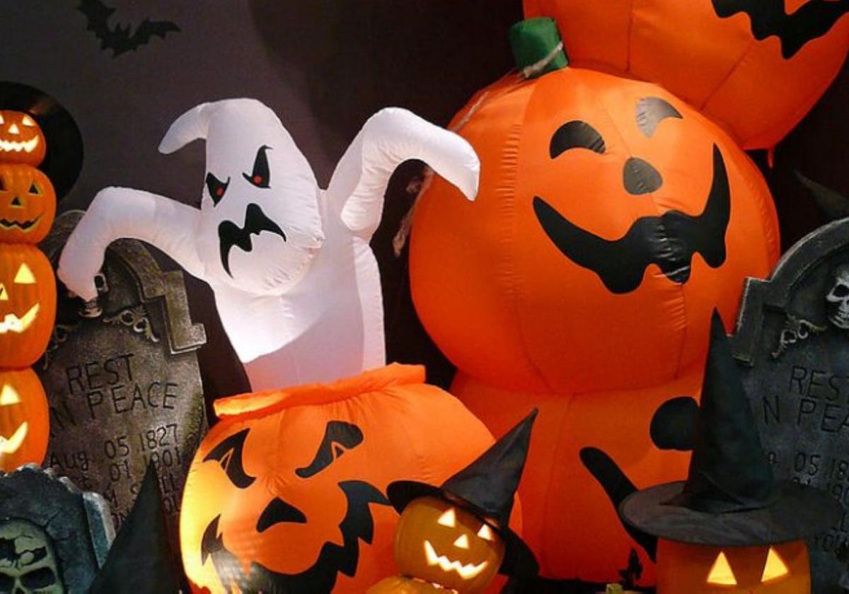 El comercio celebra Halloween con el ayuntamiento.