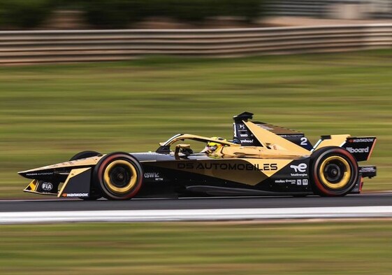 El equipo DS Penske ha renovado el diseño de su monoplaza, pero mantiene los colores negro y dorado como protagonistas.