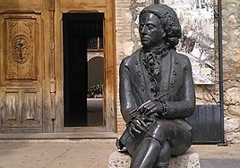 Escultura de Manuel Tolsá en Enguera.