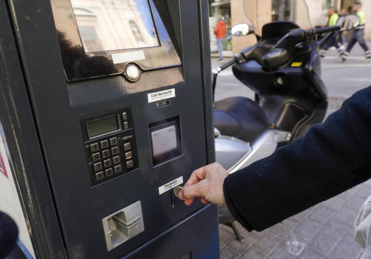 Pago por la ORA en Valencia.