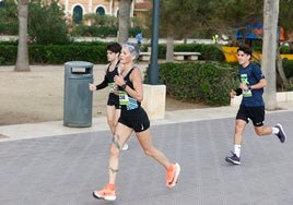 Corrredores por el trazado de la 15K.