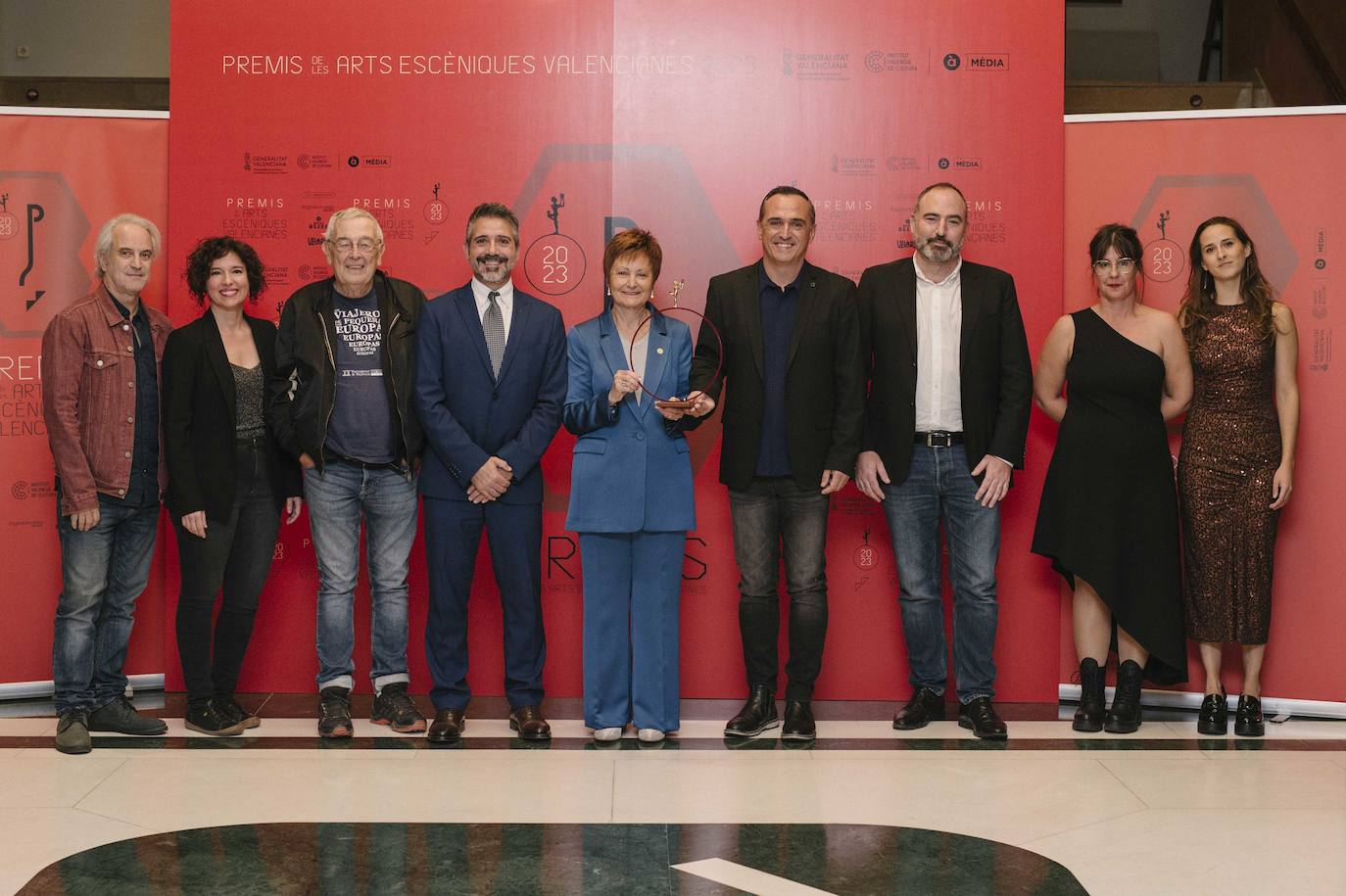 Imagen secundaria 2 - &#039;El perfume del tiempo&#039; triunfa en los premios de las Artes Escénicas Valencianas