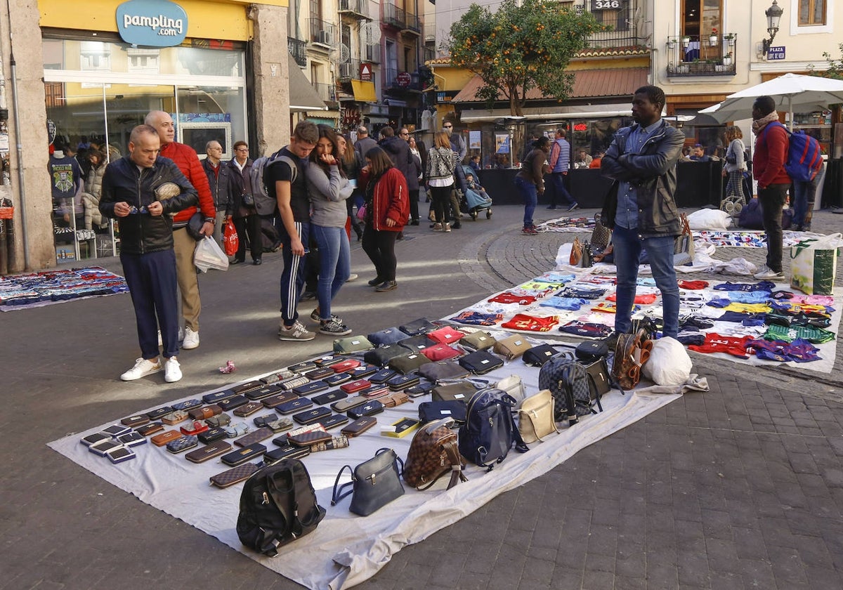 Vendedores en la plaza de Lope de Vega.