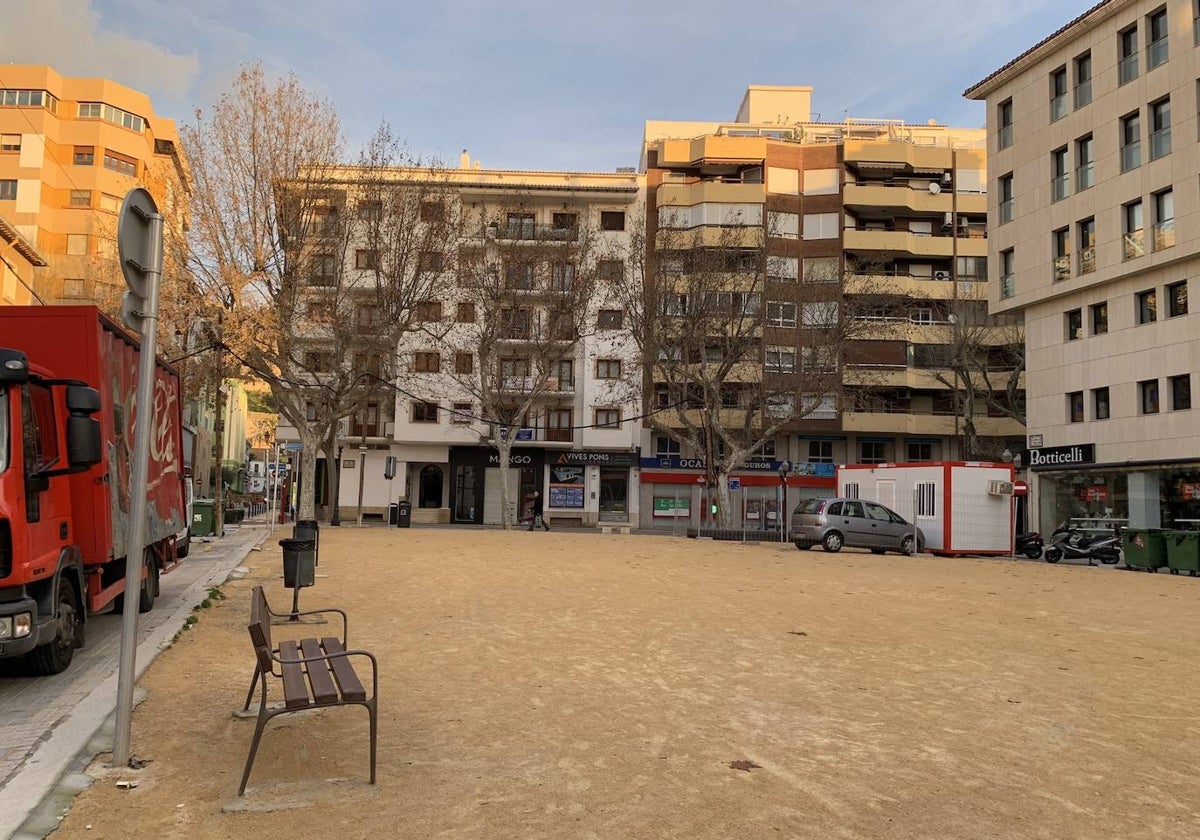 Solar del antiguo ambulatorio, en Marqués de Campo, donde se hará una plaza.