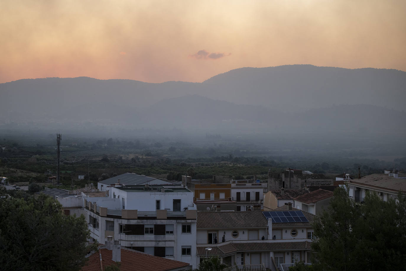 El incendio forestal de Montitxelvo, en imágenes