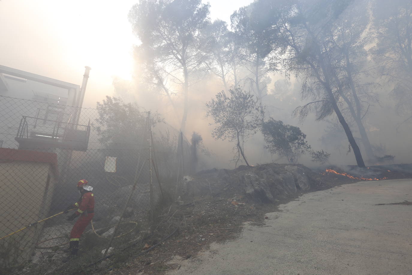 El incendio forestal de Montitxelvo, en imágenes