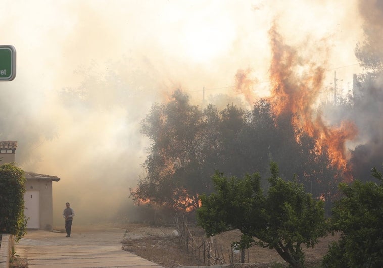 Incendio en Ador