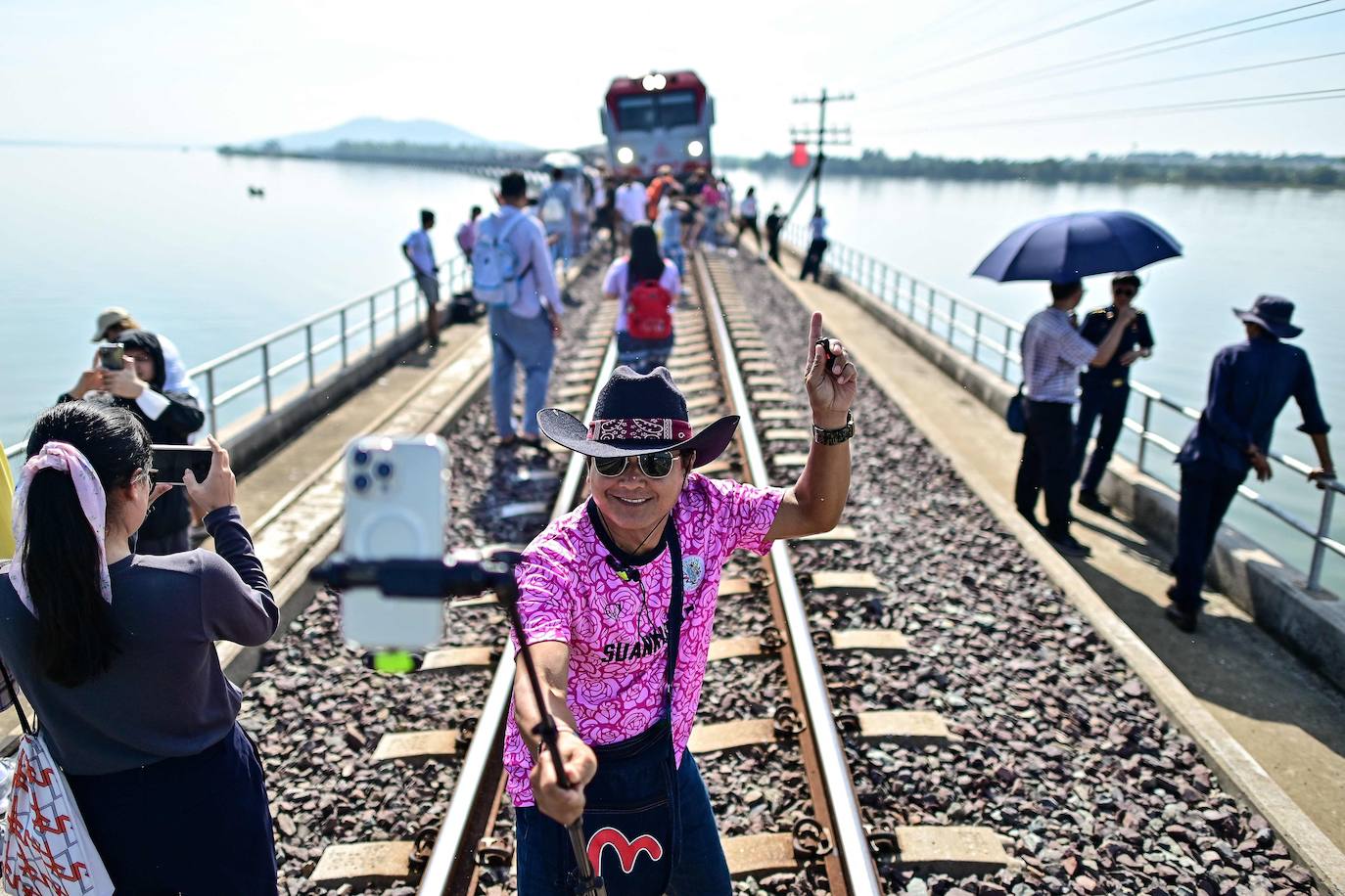 A bordo del &#039;tren flotante&#039; de Tailandia