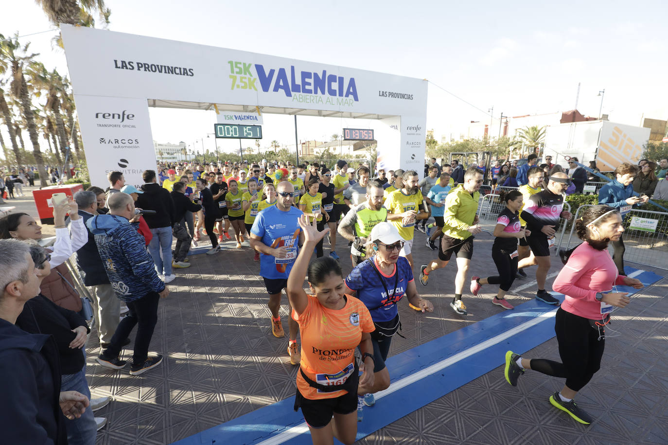 Las mejores imágenes que ha dejado la 15K Valencia Abierta al Mar