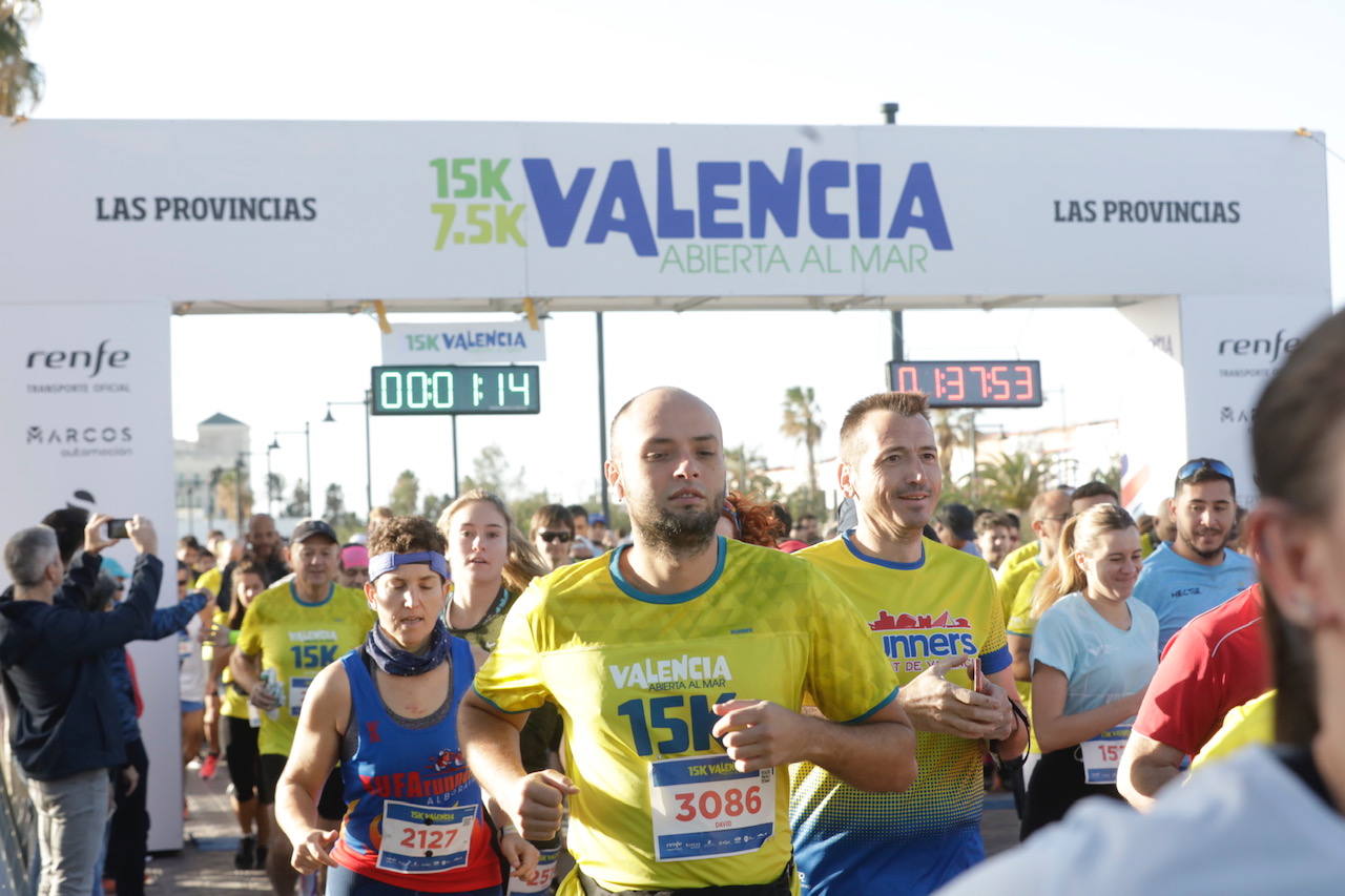 Las mejores imágenes que ha dejado la 15K Valencia Abierta al Mar