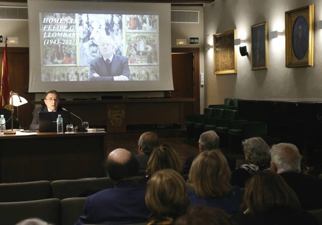 Otra imagen del homenaje de la Academia a Felipe Garín.