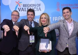 Toni Pérez, Carlos Mazón, Nuria Montes y Fede Fuster, tras la firma del decreto que derogará la tasa turística.