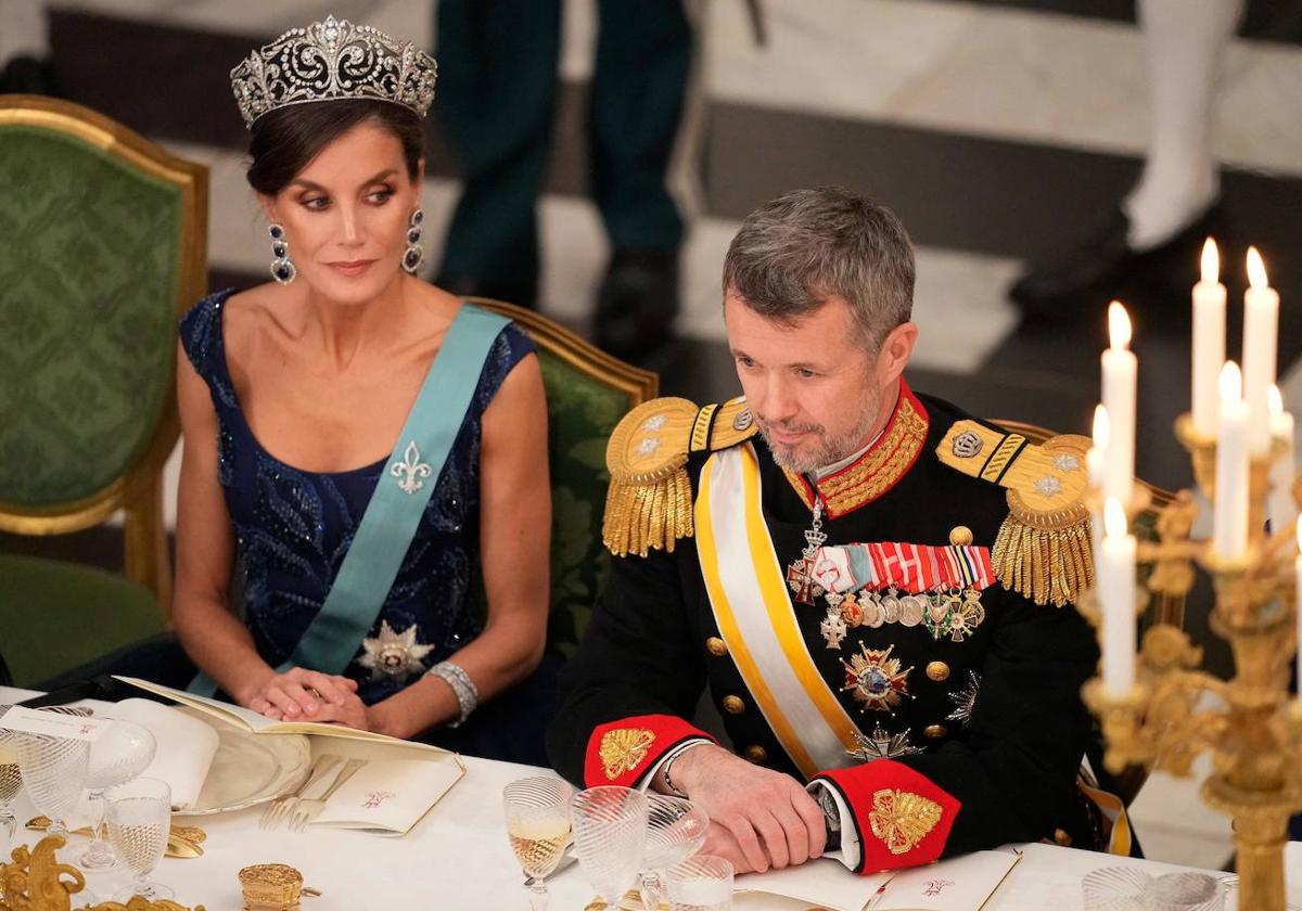 La espectacular tiara de Letizia en Dinamarca