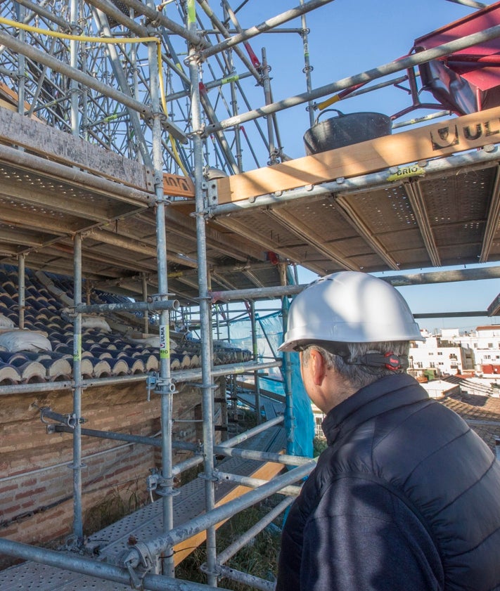 Imagen secundaria 2 - Valencia, desde el cielo: cómo se restaura la cúpula de Escuelas Pías a 30 metros de altura