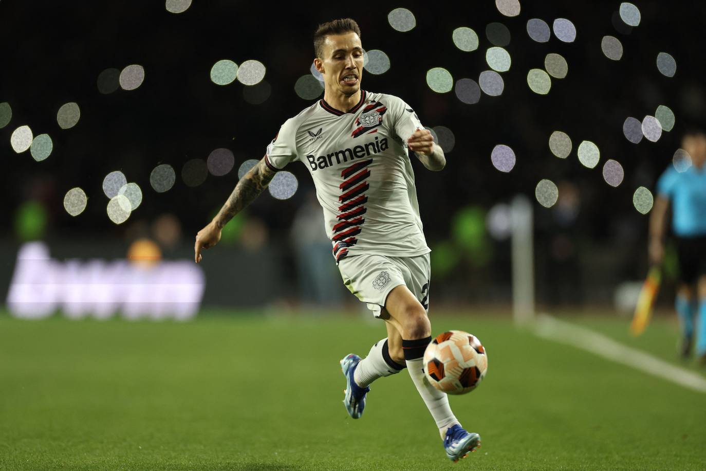 El valenciano Alejandro Grimaldo, en un partido con el Bayer Leverkusen.