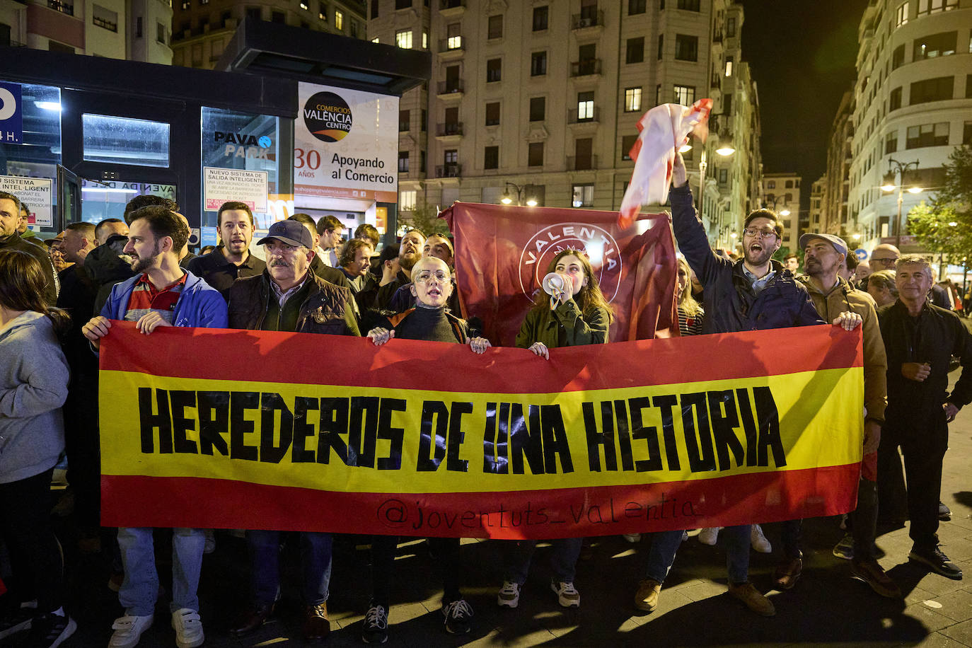 Protestas frente la sede del PSPV en Valencia por cuarta noche consecutiva