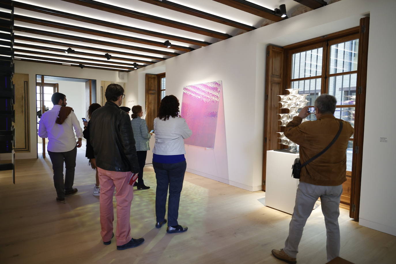 Los primeros visitantes estrenan el Centro de Arte Hortensia Herrero