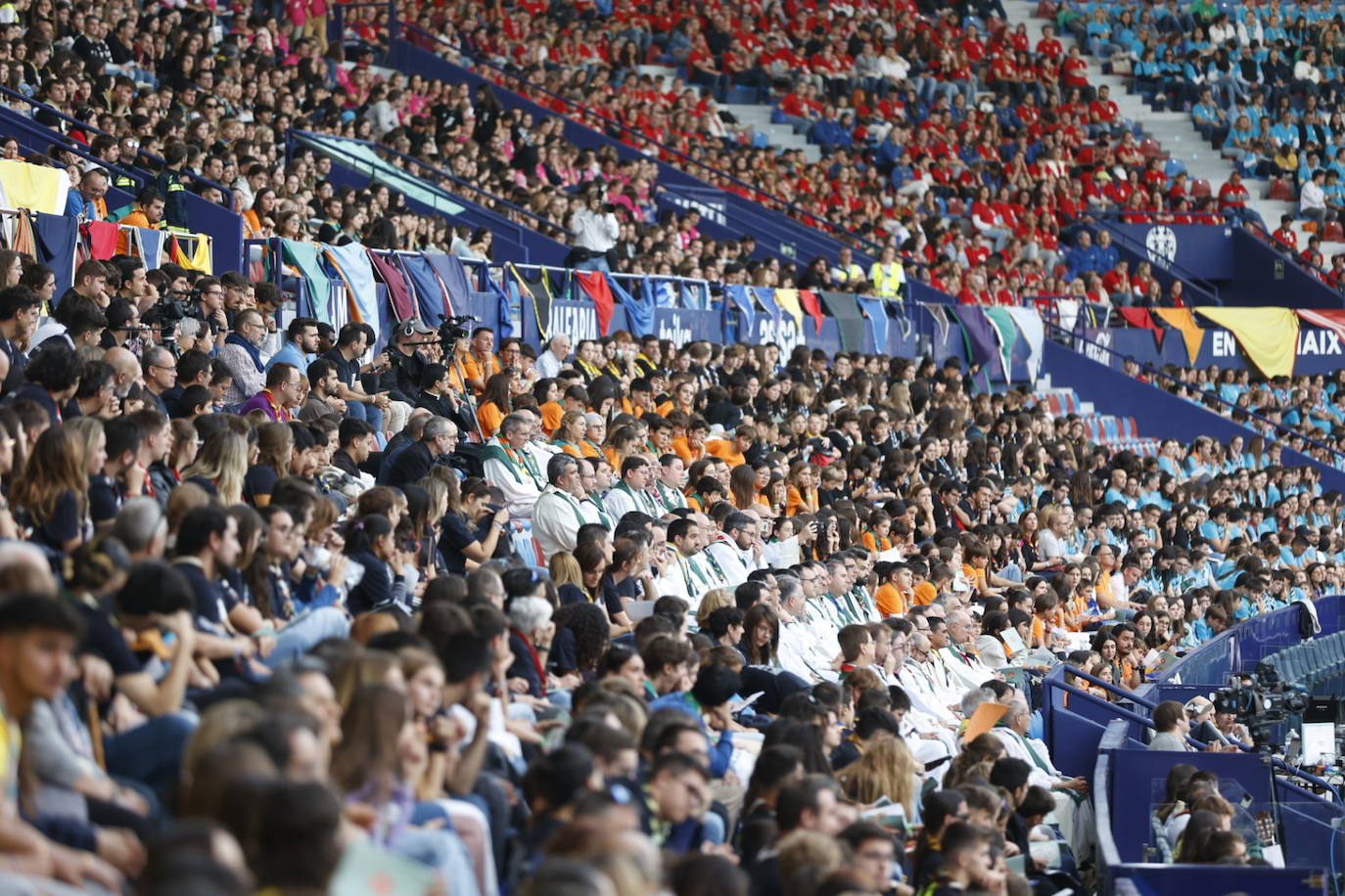 Juniors reúne a 8.000 personas en la celebración de su 40 aniversario