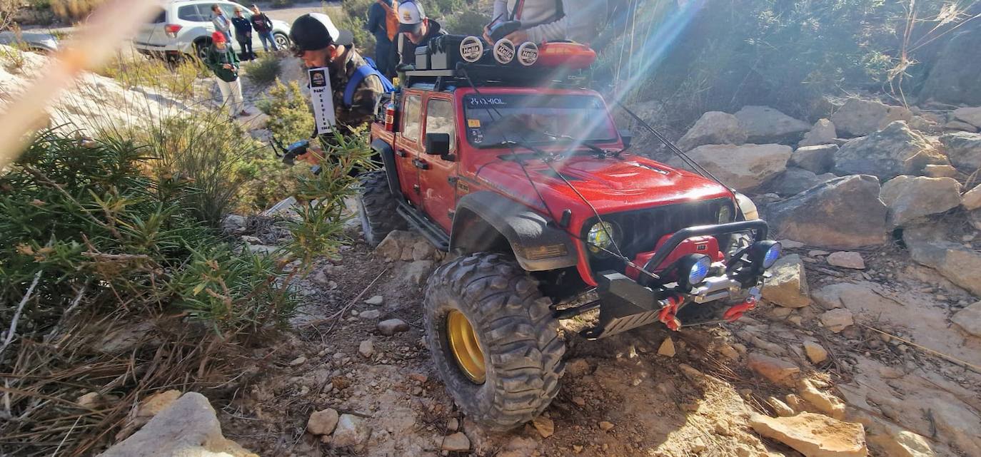 Fotos: Los aficionados al RC &#039;crawling&#039; se citan en Valencia con espectaculares coches teledirigidos