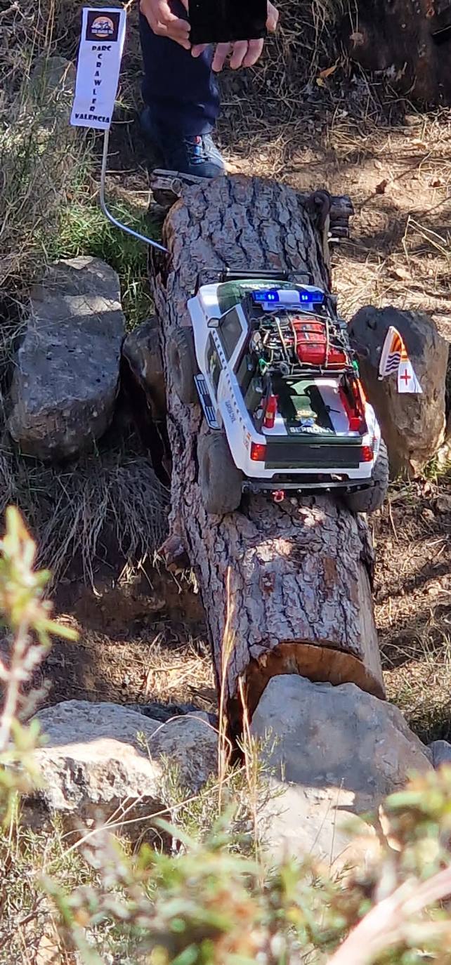 Fotos: Los aficionados al RC &#039;crawling&#039; se citan en Valencia con espectaculares coches teledirigidos